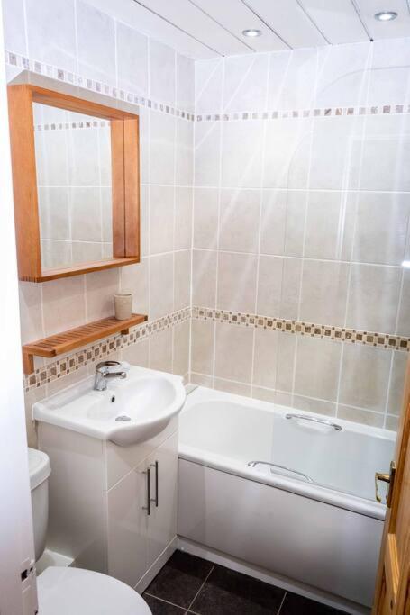 Апартаменты Charming 1-Bed Southside Flat In Great Location Глазго Экстерьер фото