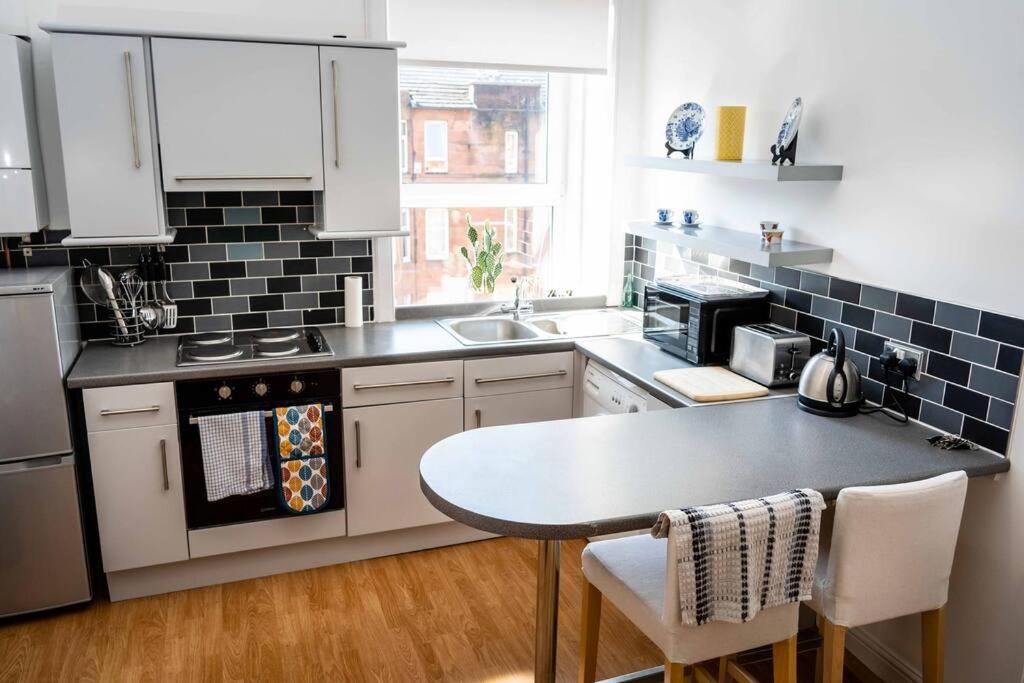Апартаменты Charming 1-Bed Southside Flat In Great Location Глазго Экстерьер фото